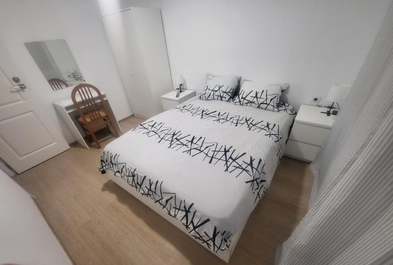 Habitaciones Con Bano Compartido En Bonito Apartamento En Badalona Exterior foto