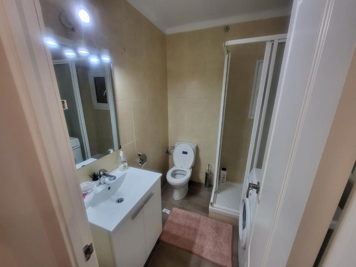 Habitaciones Con Bano Compartido En Bonito Apartamento En Badalona Exterior foto